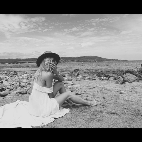 Meet your Posher, Amie - Picture 3 of 5